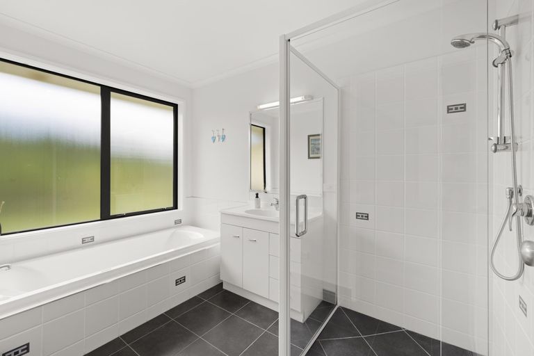 Photo of property in 71 Riddell Road, Kerikeri, 0230