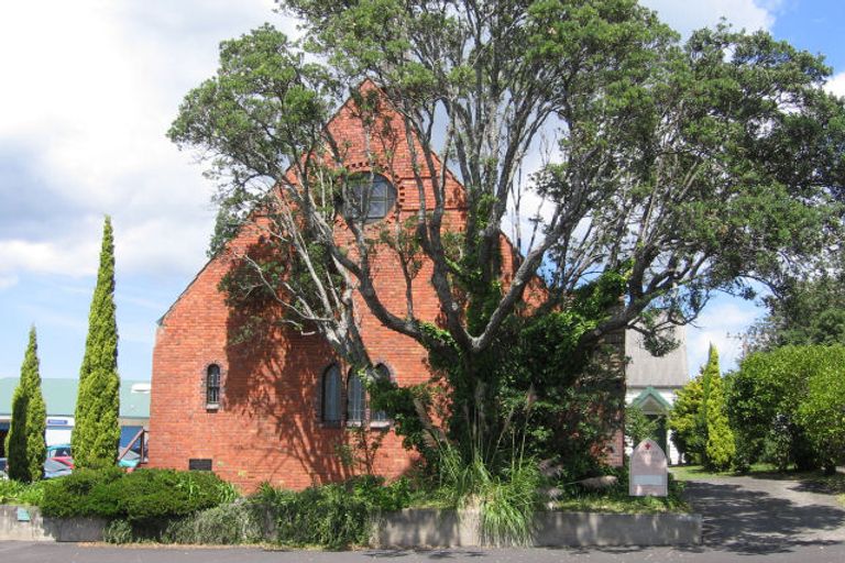 Photo of property in 97a Calliope Road, Stanley Point, Auckland, 0624