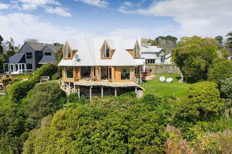 Photo of property in 96 Clifton Terrace, Fitzherbert, Palmerston North, 4410