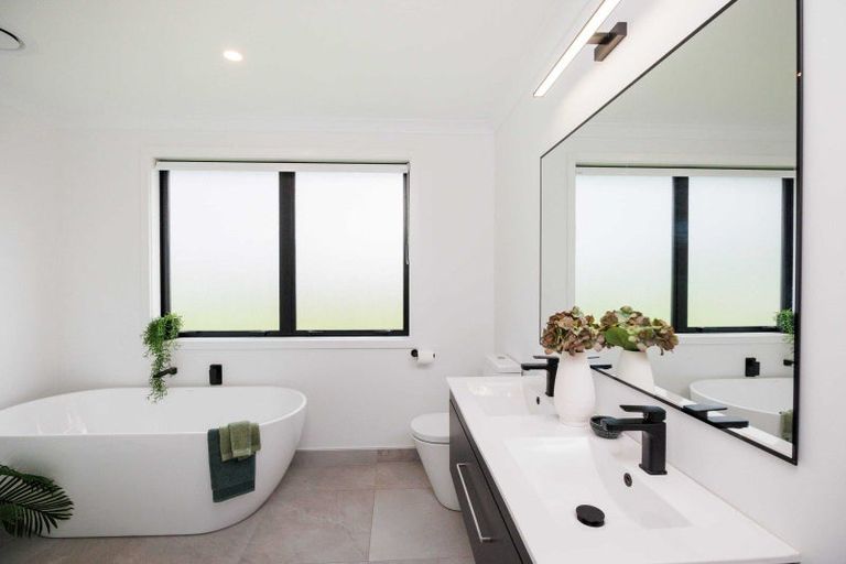 Photo of property in 132 Kingsdale Park Drive, Aokautere, Palmerston North, 4471