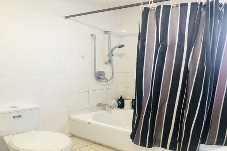 Photo of property in 4/1a Becroft Drive, Forrest Hill, Auckland, 0620