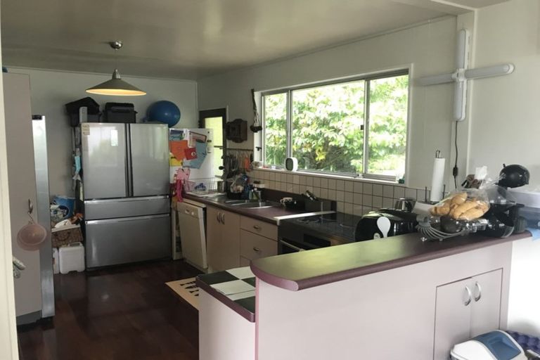 Photo of property in 70 Allington Road, Karori, Wellington, 6012