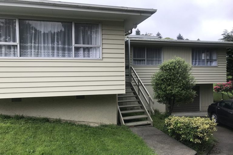 Photo of property in 3 Cyril Way, Paparangi, Wellington, 6037