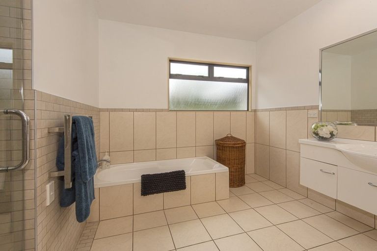 Photo of property in 14 Nihotetea Lane, Maunu, Whangarei, 0110