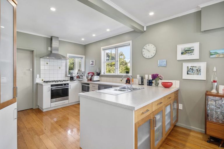 Photo of property in 109 Seatoun Heights Road, Seatoun, Wellington, 6022