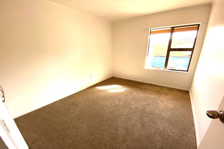 Photo of property in 11 Birman Close, Half Moon Bay, Auckland, 2012