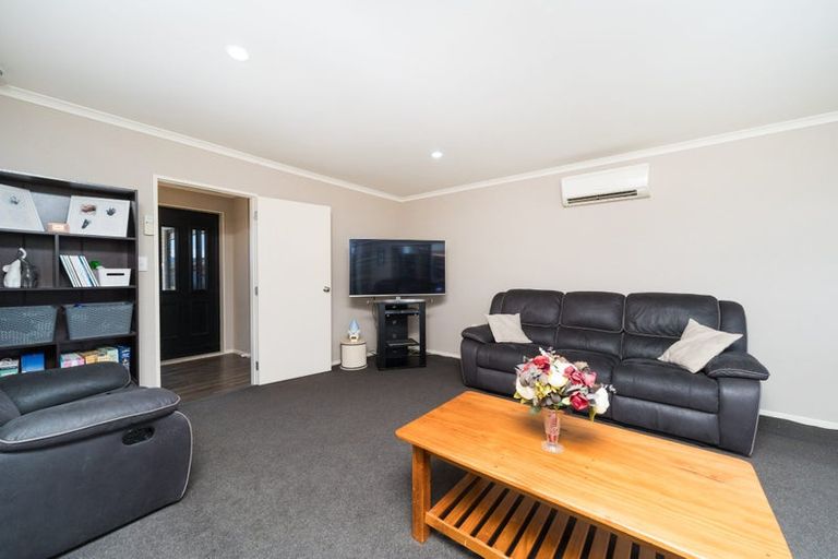 Photo of property in 23 Geneva Terrace, Kelvin Grove, Palmerston North, 4414