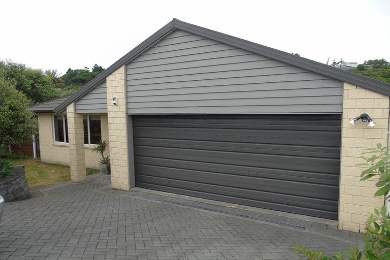 Photo of property in 12 Tararua Close, Aotea, Porirua, 5024