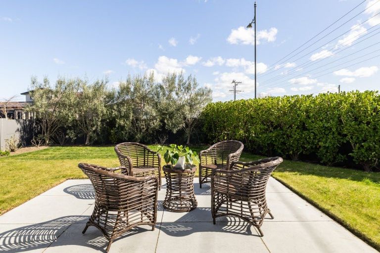 Photo of property in 1 Whakatomo Place, Havelock North, 4130