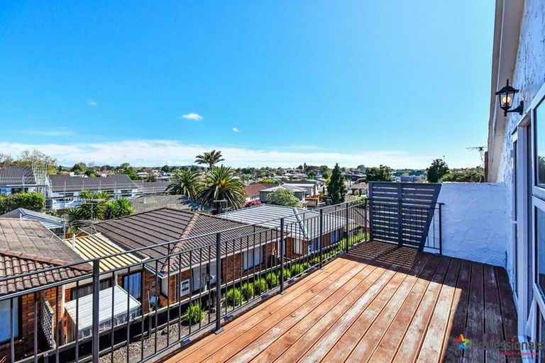 Photo of property in 2/8 Wood Street, Papakura, 2110