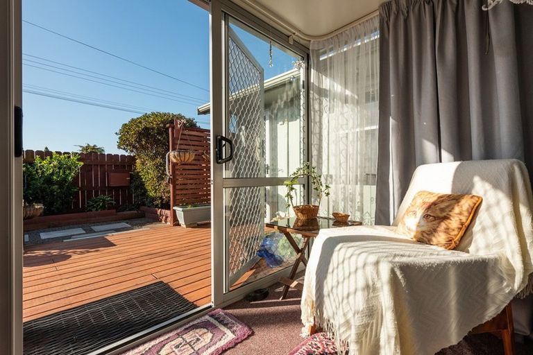 Photo of property in 2 Meadowvale Drive, Levin, 5510