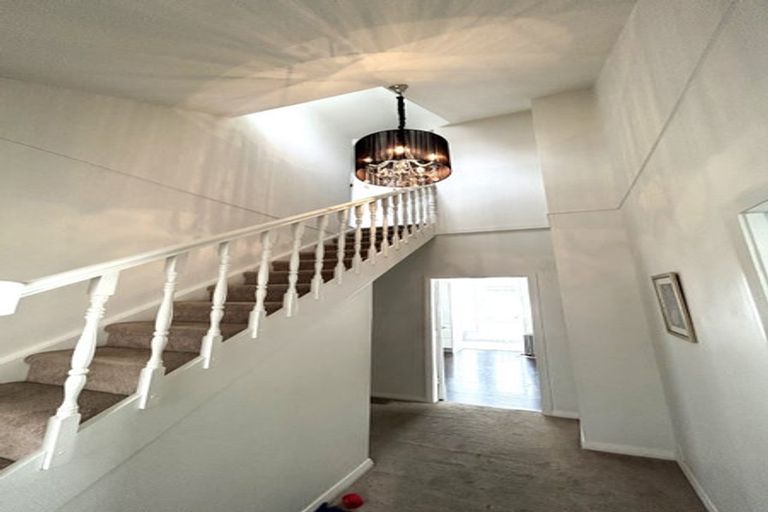 Photo of property in 132 Kohimarama Road, Kohimarama, Auckland, 1071