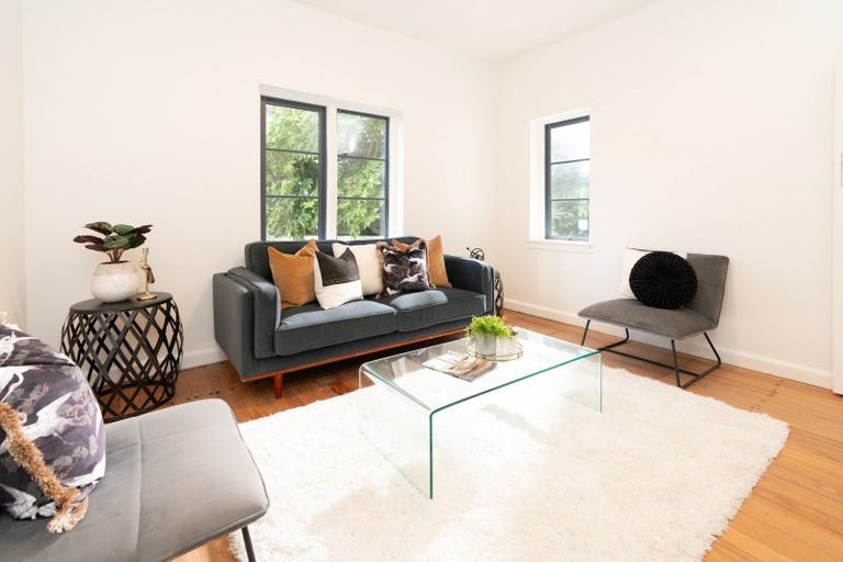 Photo of property in Westhaven Apartments, 2/127 Molesworth Street, Thorndon, Wellington, 6011