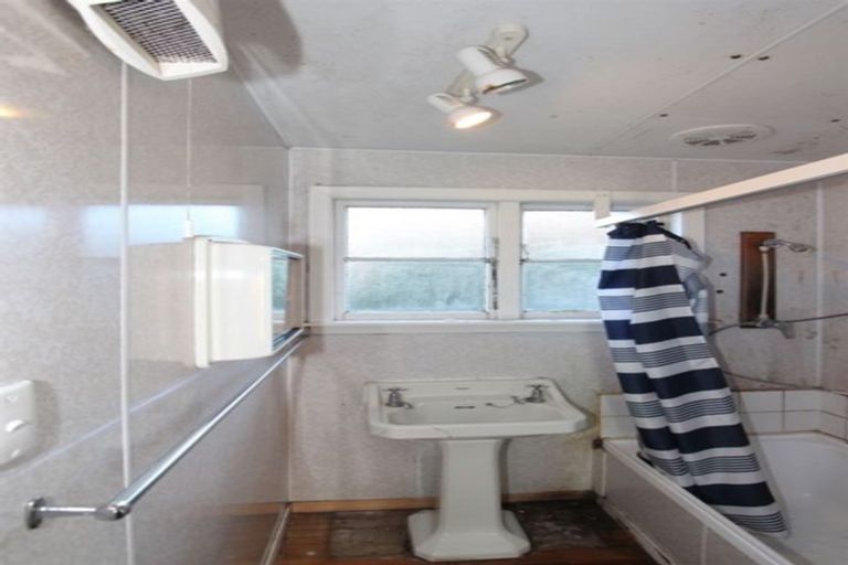 Photo of property in 2 Farquhars Road, Redwood, Christchurch, 8051