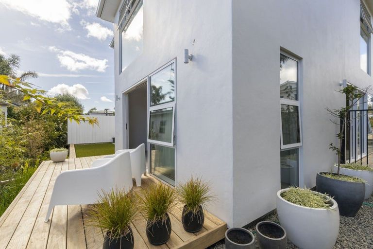 Photo of property in 199a Gill Street, Strandon, New Plymouth, 4312