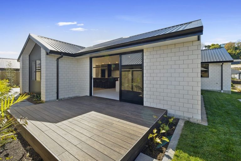 Photo of property in 35 Sycamore Grove, Lower Vogeltown, New Plymouth, 4310