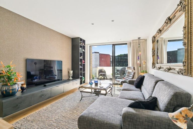 Photo of property in 41 Erica Pabst Way, Island Bay, Wellington, 6023