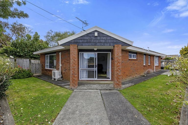 Photo of property in 52 Pine Avenue, Ebdentown, Upper Hutt, 5018