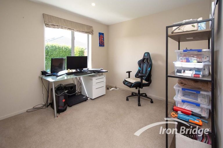 Photo of property in 17 Faringdon Boulevard, Rolleston, 7615