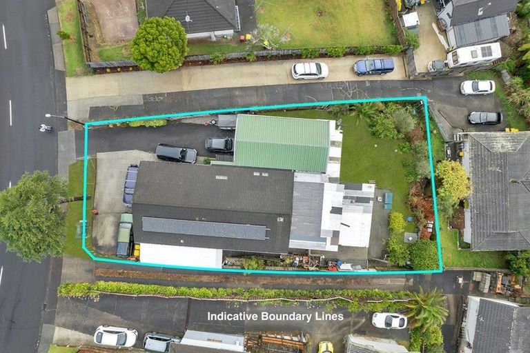 Photo of property in 31 Redwood Drive, Massey, Auckland, 0614