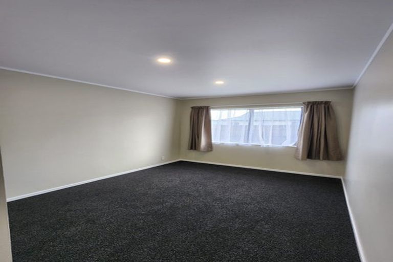 Photo of property in 1/14 Nerissa Place, Randwick Park, Auckland, 2105