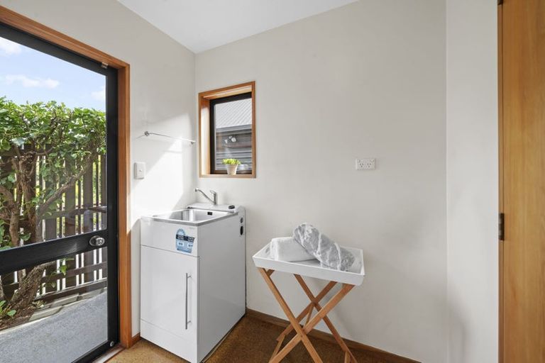 Photo of property in 2/8 Cricklewood Place, Avonhead, Christchurch, 8042