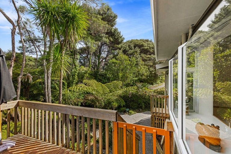 Photo of property in 2/30 Lagoon Way, West Harbour, Auckland, 0618