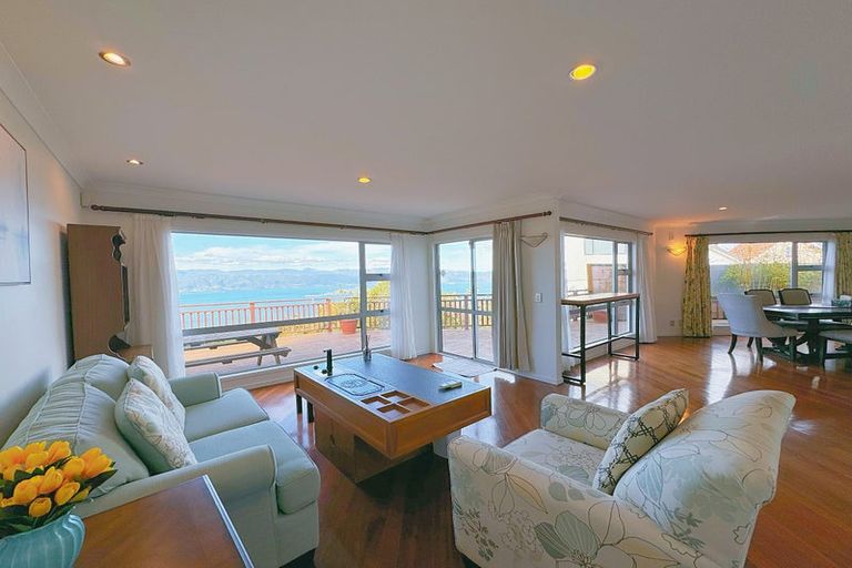 Photo of property in 40 Dress Circle, Newlands, Wellington, 6037