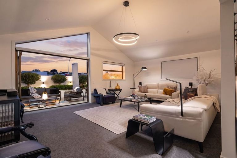 Photo of property in 62 Freedom Drive, Kelvin Grove, Palmerston North, 4414