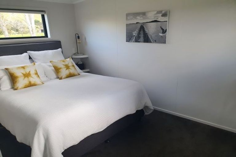 Photo of property in 60 Kawakawa-orere Road, Kawakawa Bay, Papakura, 2585