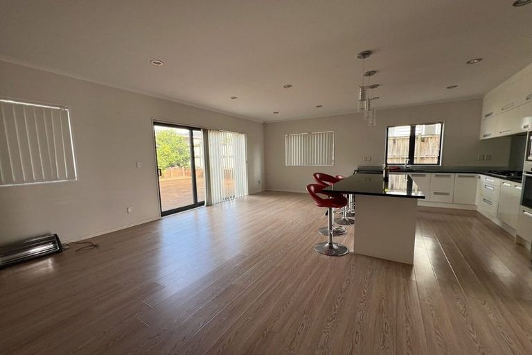 Photo of property in 99 Flat Bush School Road, Flat Bush, Auckland, 2019