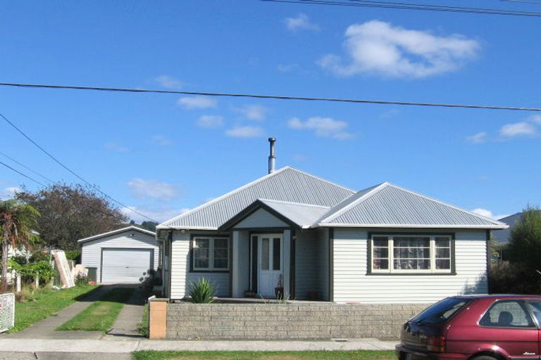 Photo of property in 23 Oxford Crescent, Ebdentown, Upper Hutt, 5018