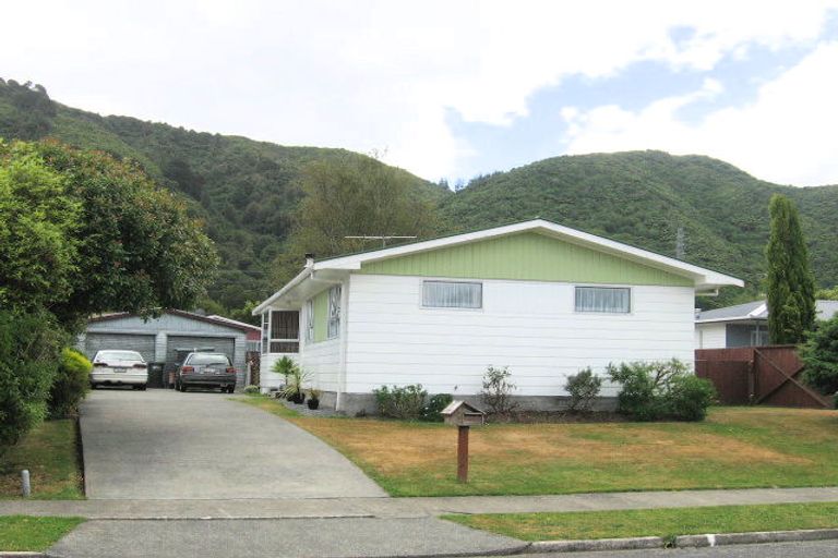 Photo of property in 9 Harvard Grove, Totara Park, Upper Hutt, 5018