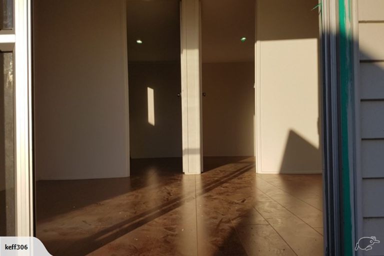 Photo of property in 14 Frobisher Way, Clendon Park, Auckland, 2103