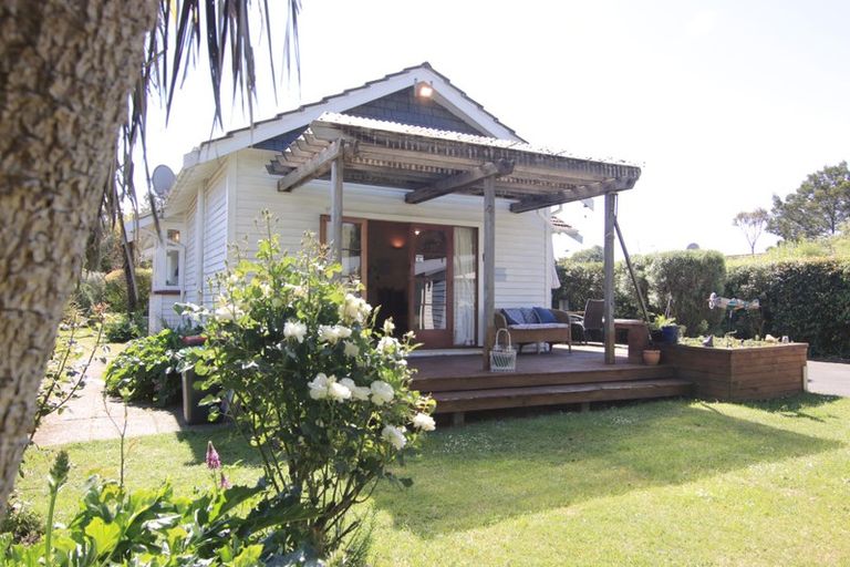 Photo of property in 82 Avonhead Road, Avonhead, Christchurch, 8042