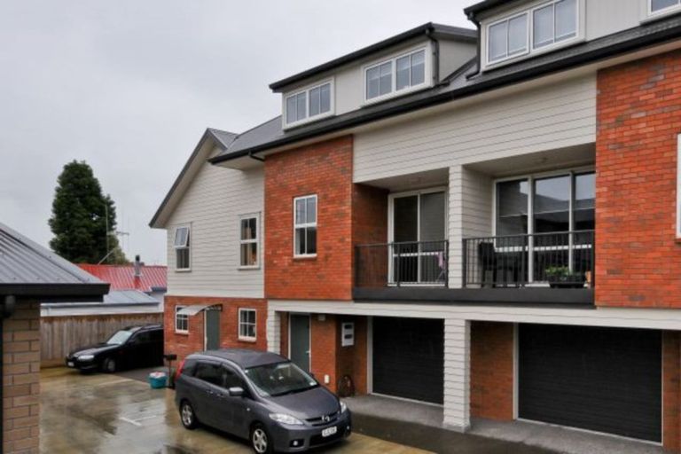 Photo of property in 83 Chiefs Court, Hamilton East, Hamilton, 3216