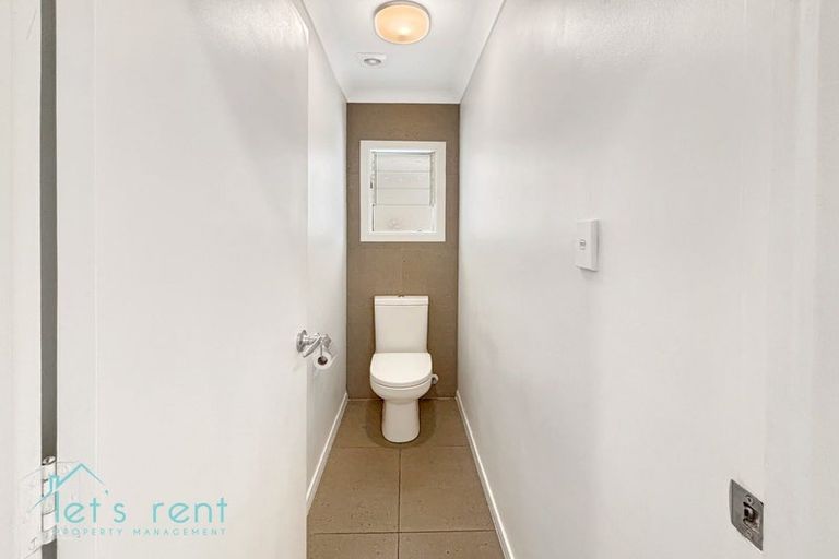 Photo of property in 8 Coulthard Terrace, Opaheke, Papakura, 2113