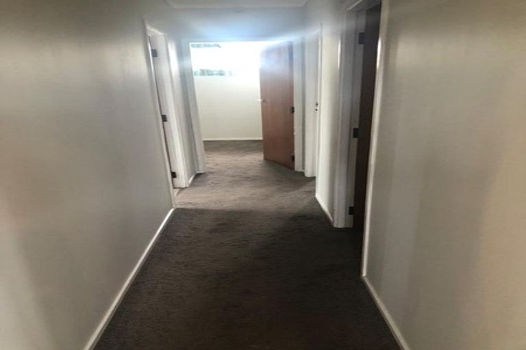 Photo of property in 16 Tironui Station Road East, Papakura, 2112