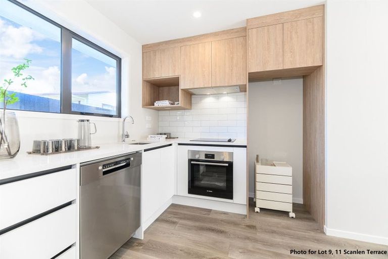 Photo of property in 8/11 Scanlen Terrace, Kelston, Auckland, 0602