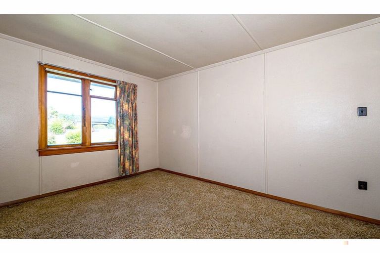 Photo of property in 6 Parsonage Road, Waimate, 7924