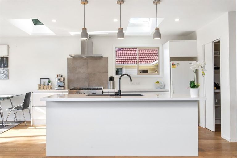 Photo of property in 40 Farquhars Road, Redwood, Christchurch, 8051