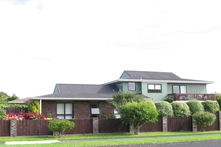 Photo of property in 8 Clyside Avenue, Half Moon Bay, Auckland, 2012