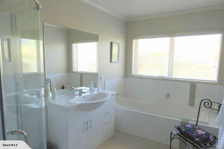 Photo of property in 71 Falcon Drive, Welcome Bay, Tauranga, 3112