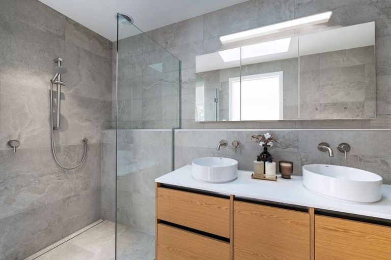 Photo of property in 16 Mccaw Mews, Wanaka, 9305