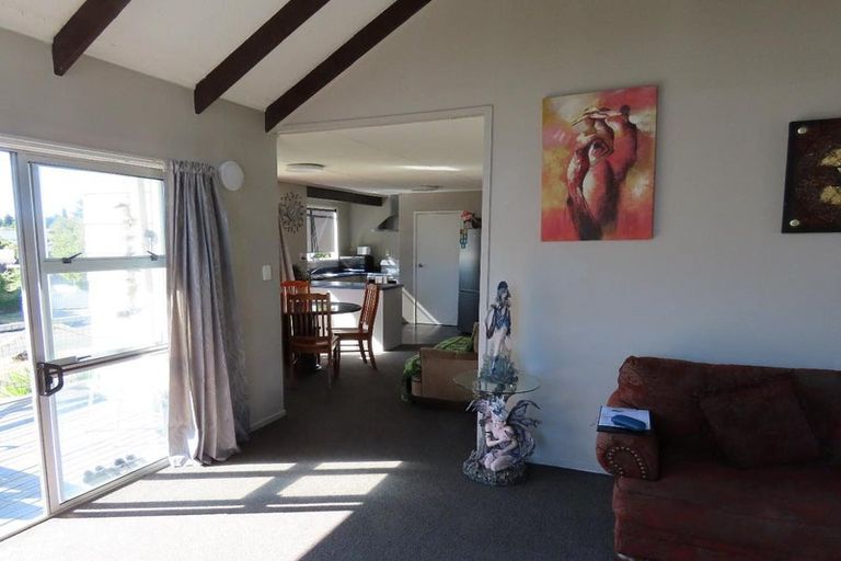 Photo of property in 2 Hinau Street, Pukehangi, Rotorua, 3015
