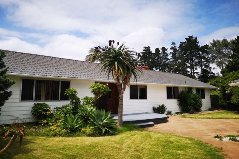 Photo of property in 24 Oakmont Place, Wattle Downs, Auckland, 2103