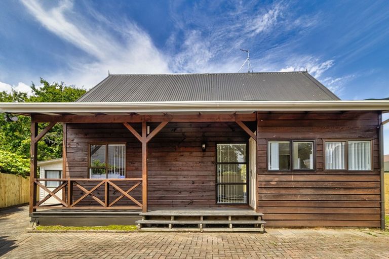 Photo of property in 1/13 Blanes Road, Weymouth, Auckland, 2103