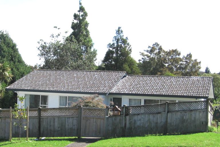 Photo of property in 19 Redwood Drive, Massey, Auckland, 0614