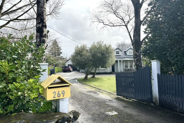 Photo of property in 269 High Street North, Carterton, 5713