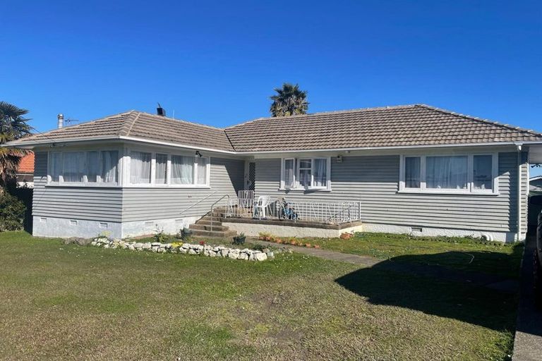 Photo of property in 13 Scotts Road, Manurewa East, Auckland, 2102